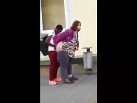 Лесбияндықтар бағандарды бұзады