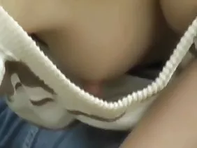 Жас үй шаруасындағы әйел мастурбациялайды