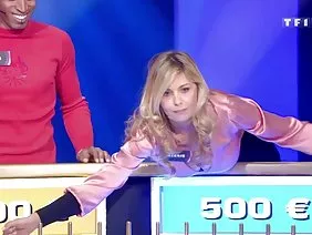 Кішкентай қыз тек қара жүндерді жақсы көреді